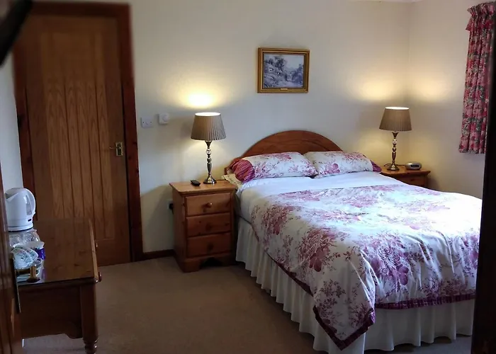 Alltyfyrddin Farm Guest House At The Merlin\'S Hill Centre