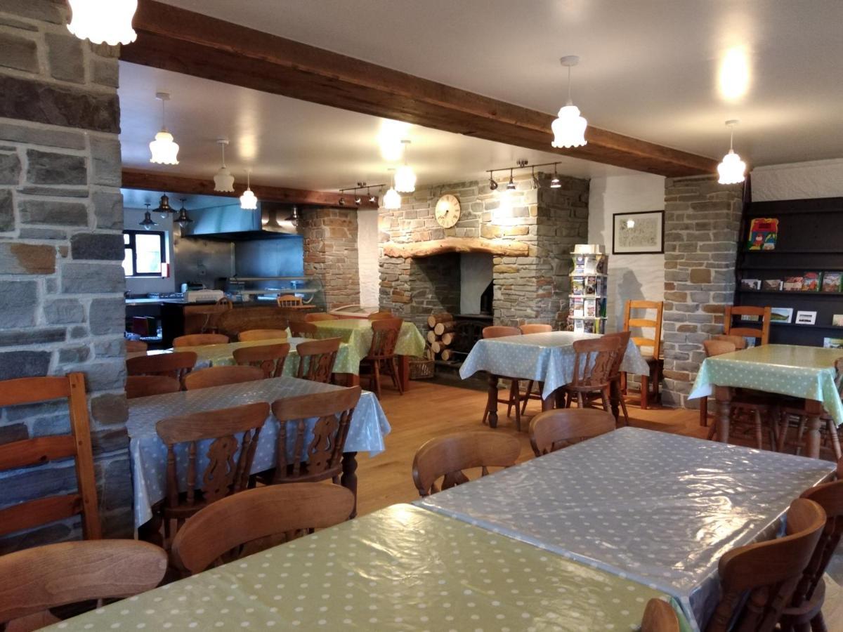 Alltyfyrddin Farm At The Merlin's Hill Centre Affittacamere