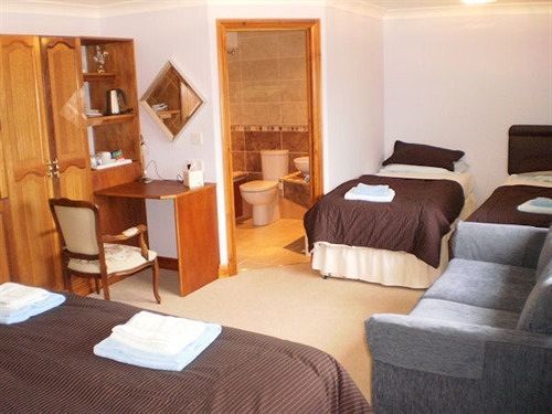 Alltyfyrddin Farm At The Merlin's Hill Centre 3*
